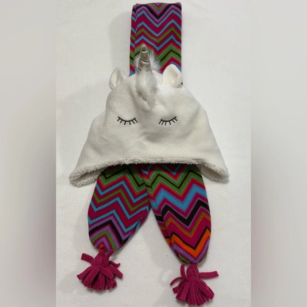 GAP Kids White Fleece Unicorn Hat (S/M) & Multi-Colored Scarf (Approx 50”)